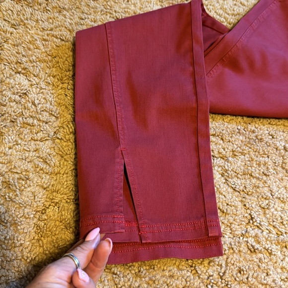NWT (price missing), Nic & Zoe Size 6, Burgundy Pants - Picture 2 of 3